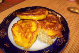 Оладушки дрожжевые с тыквенным пюре