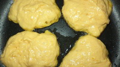 оладушки дрожжевые с тыквенным пюре