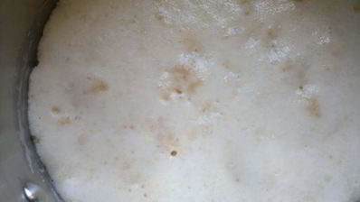 оладьи дрожжевые с красной смородиной