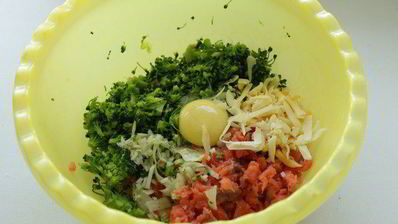 оладьи из брокколи и лосося