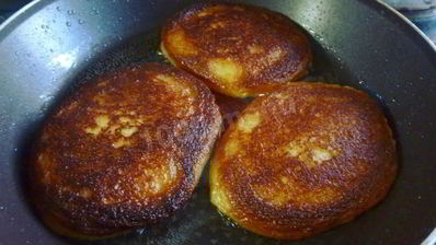 оладьи из черствого хлеба