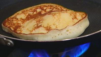 оладьи из рикотты с карамелизированной грушей