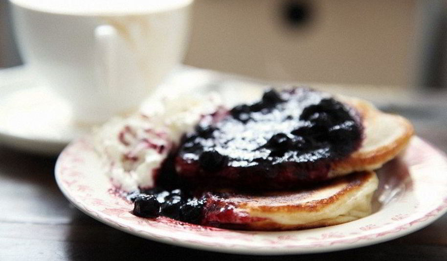 Рецепт оладий с черникой