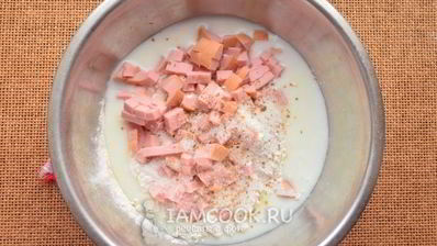 оладьи с колбасой на кефире