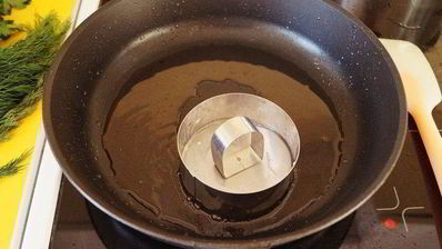 оладьи с кукурузой и горошком