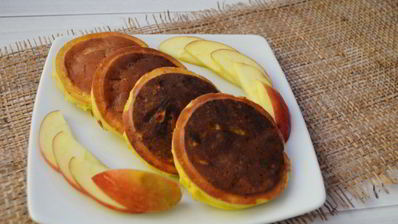 оладьи с яблоками