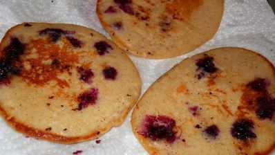 овсяные оладьи на йогурте с ягодами