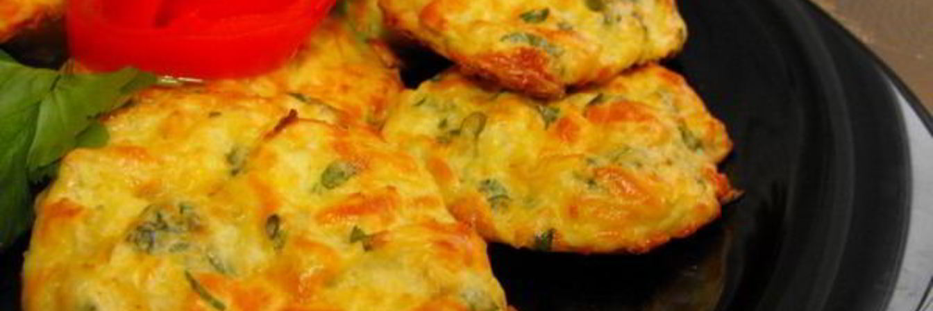 Простые капустные оладьи с сыром в духовке