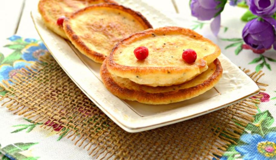 Рецепт пышных оладий на молоке с маком