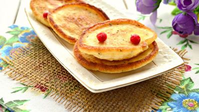 пышные оладьи на молоке с маком