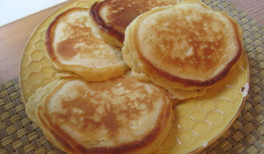 Рецепт пышных оладий на молоке