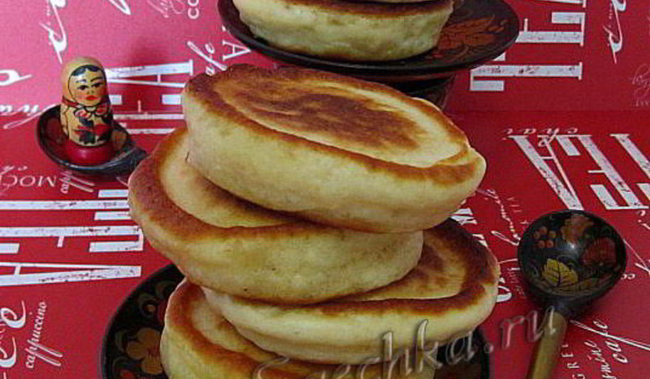 Рецепт пышных оладий на сыворотке и сметане