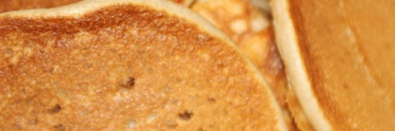 Пышные оладьи с яблоком на кефире