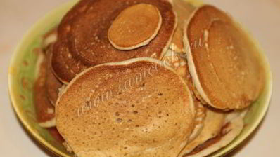 пышные оладьи с яблоком на кефире