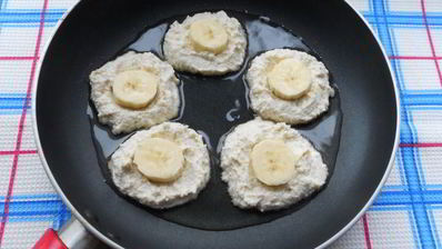 творожные оладьи с овсянкой и бананом