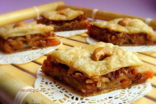 Пахлава с финиками и курагой