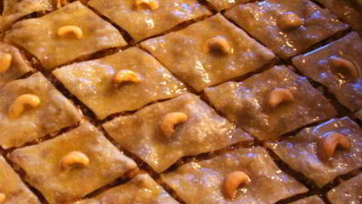 пахлава с финиками и курагой