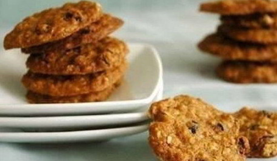 Рецепт диетического овсяного печенья с медом и корицей