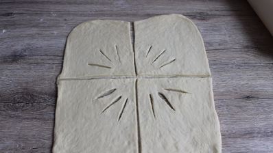 дрожжевые рогалики с джемом