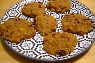 Хлебное печенье с клюквой