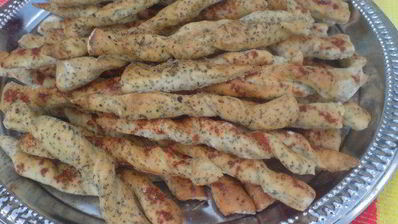 хлебные палочки с тимьяном и маком