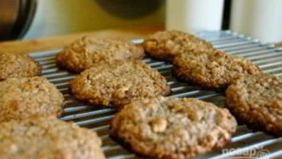 хрустящие печенья из овсяных хлопьев и фундука