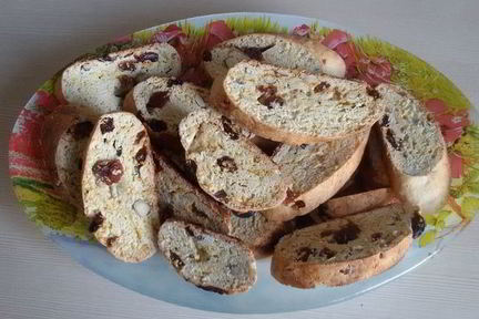 Лимонные бискотти с изюмом и фундуком