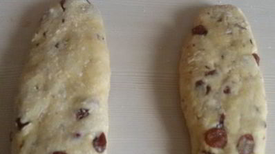 лимонные бискотти с изюмом и фундуком