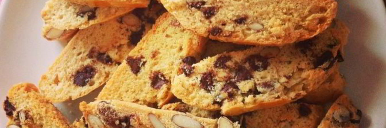 Миндальные бискотти с темным шоколадом