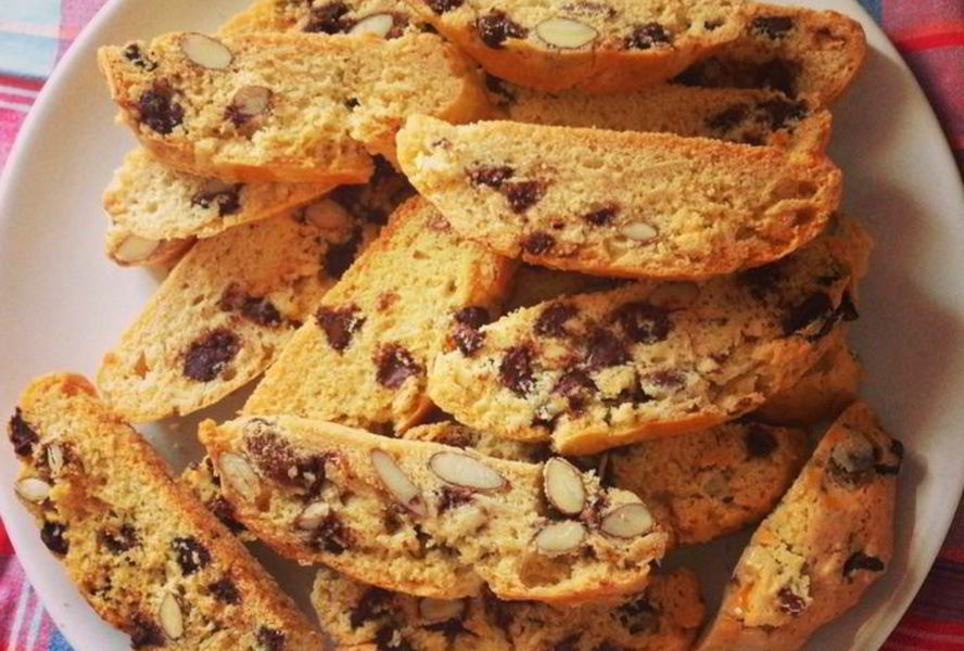 Миндальные бискотти с темным шоколадом