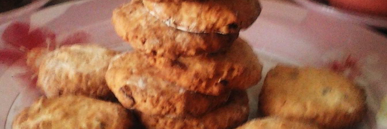 Овсяное печенье с орехами и цукатами