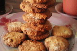 Овсяное печенье с орехами и цукатами