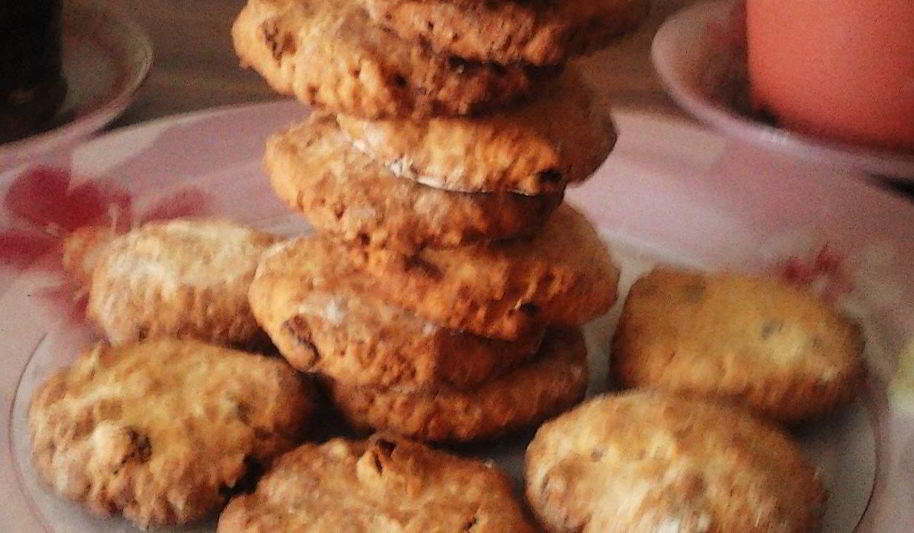 Рецепт овсяного печенья с орехами и цукатами