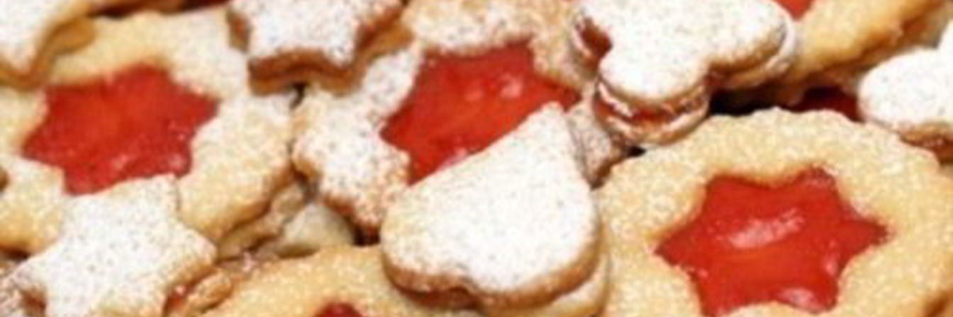 Печенье миндальное с корицей, кардамоном и ягодным джемом