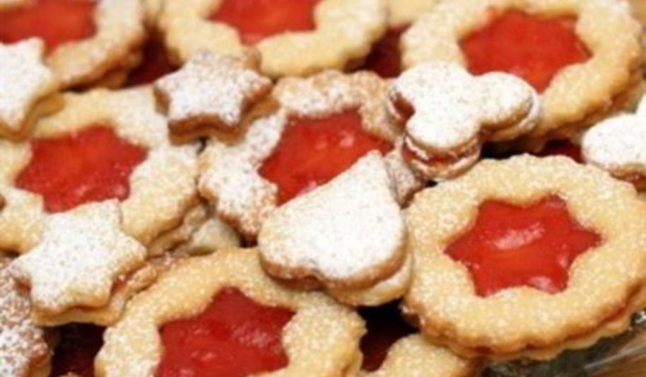 Рецепт печенья миндального с корицей, кардамоном и ягодным джемом