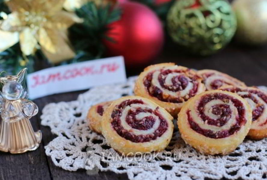 Праздничное печенье с клюквой и орехами