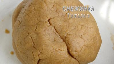 ржаное печенье с пастой из сухофруктов