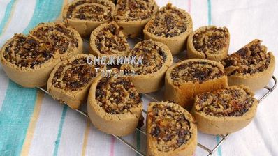 ржаное печенье с пастой из сухофруктов