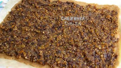 ржаное печенье с пастой из сухофруктов