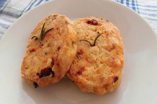 Сырное печенье к шампанскому