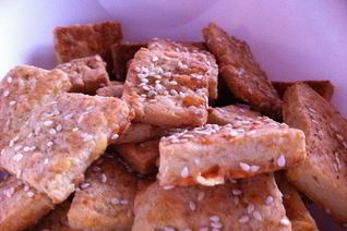 Сырные крекеры