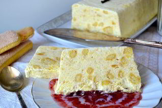 Ванильное парфе с крошкой печенья