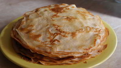 блинный пирог с курицей и грибами