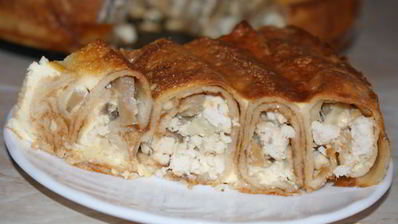 блинный пирог с курицей и грибами