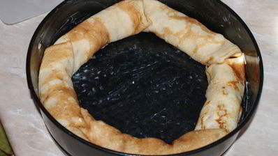 блинный пирог с курицей и грибами