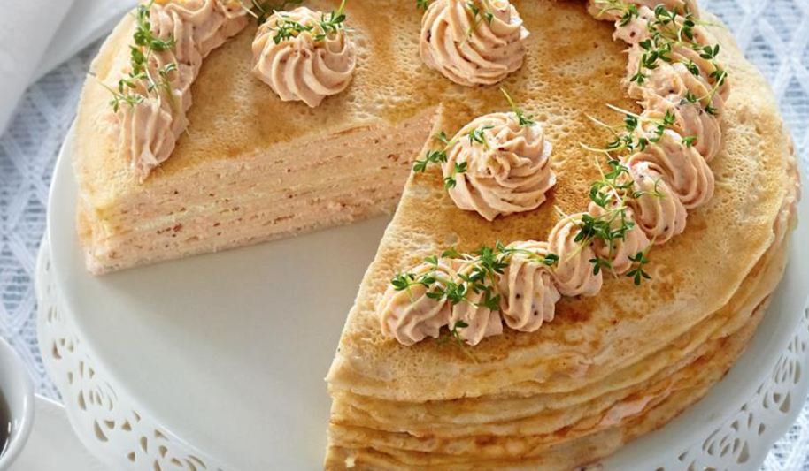 Рецепт блинного пирога с рыбным муссом