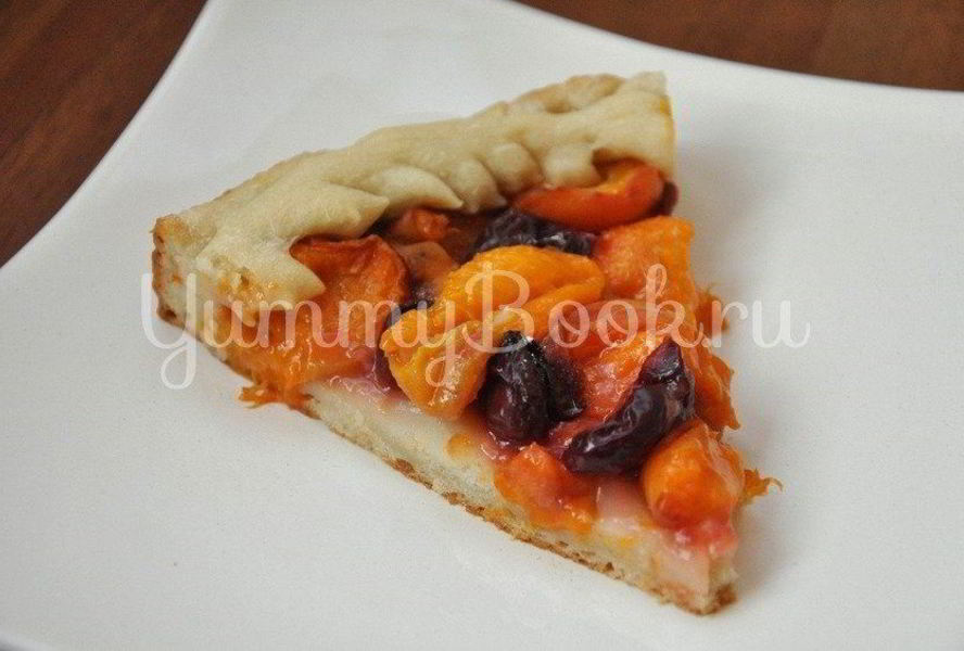 Дрожжевой пирог с фруктами и ягодами