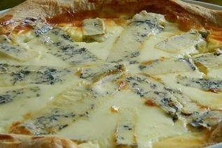 Грушевый пирог с сыром дор блю