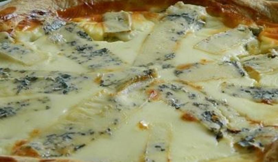 Рецепт грушевого пирога с сыром дор блю