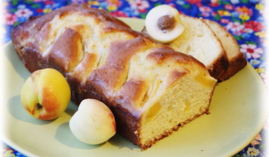 Рецепт йогуртового пирога с персиками в сливочной заливке